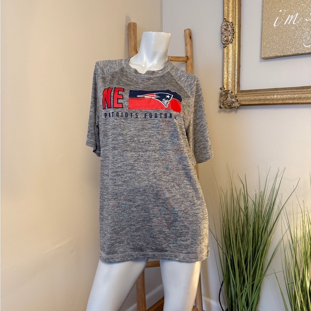 NFL Gray New England Patriots T-Shirt Large